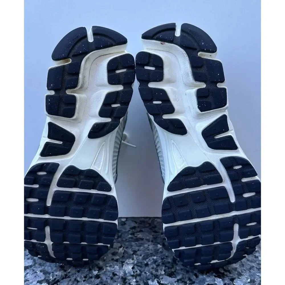 Used Nike Zoom Vomero 5 Women's Size 8 Photon Dust/Chrome-Gridiron FD0884-025